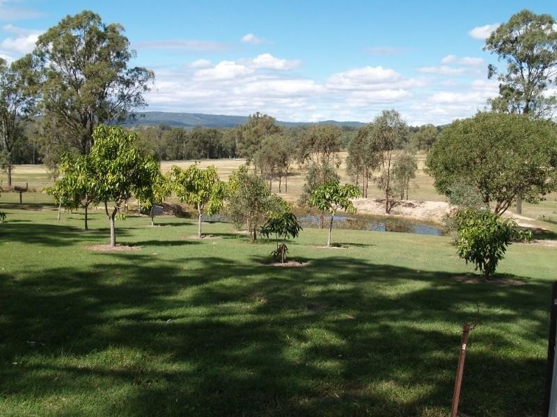 24 Hannant Road, Hatton Vale QLD 4341