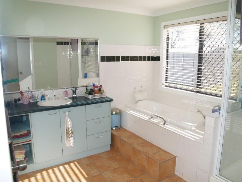 15 Whiteside Court, Laidley QLD 4341