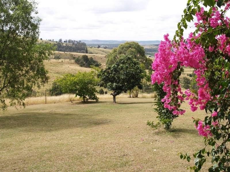 13 Jims Road, Mount Berryman QLD 4341