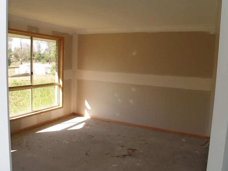 201 Lakes Drive, Laidley Heights QLD 4341