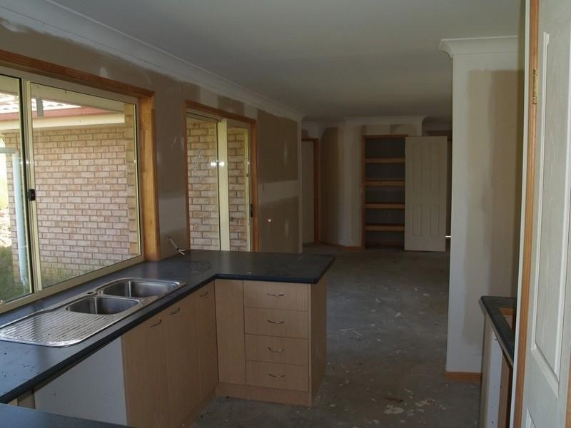 201 Lakes Drive, Laidley Heights QLD 4341