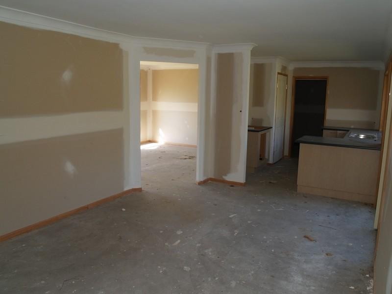 201 Lakes Drive, Laidley Heights QLD 4341