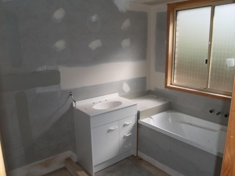 201 Lakes Drive, Laidley Heights QLD 4341