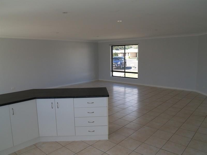 8 Macaranga Crescent, Laidley QLD 4341