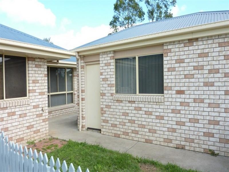 2/18 Schroder Street, Laidley QLD 4341