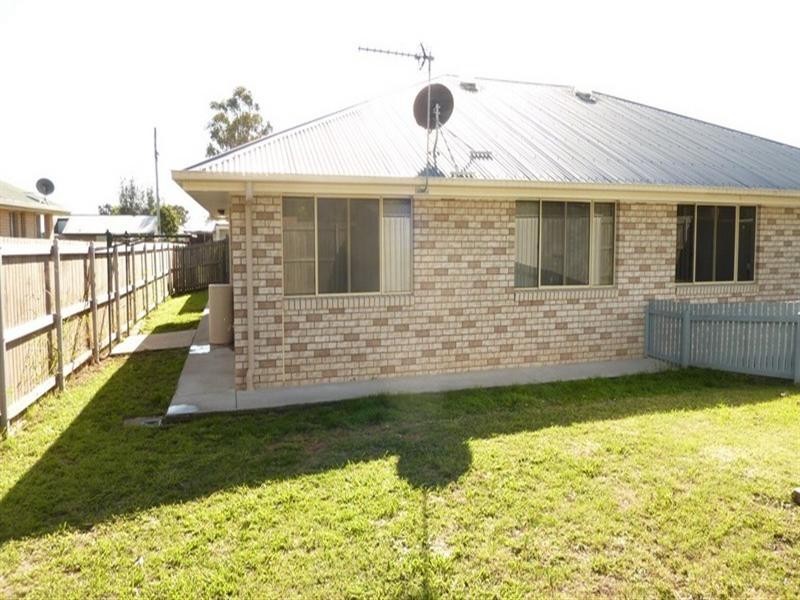 2/18 Schroder Street, Laidley QLD 4341