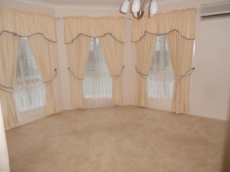 25 Davis Crescent, Gatton QLD 4343