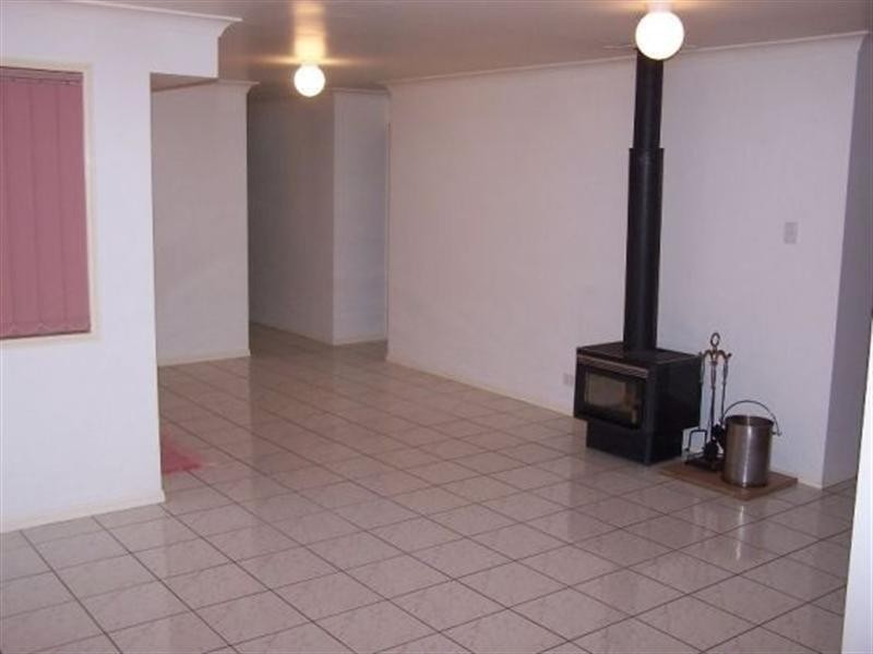 25 Fairway Drive, Hatton Vale QLD 4341