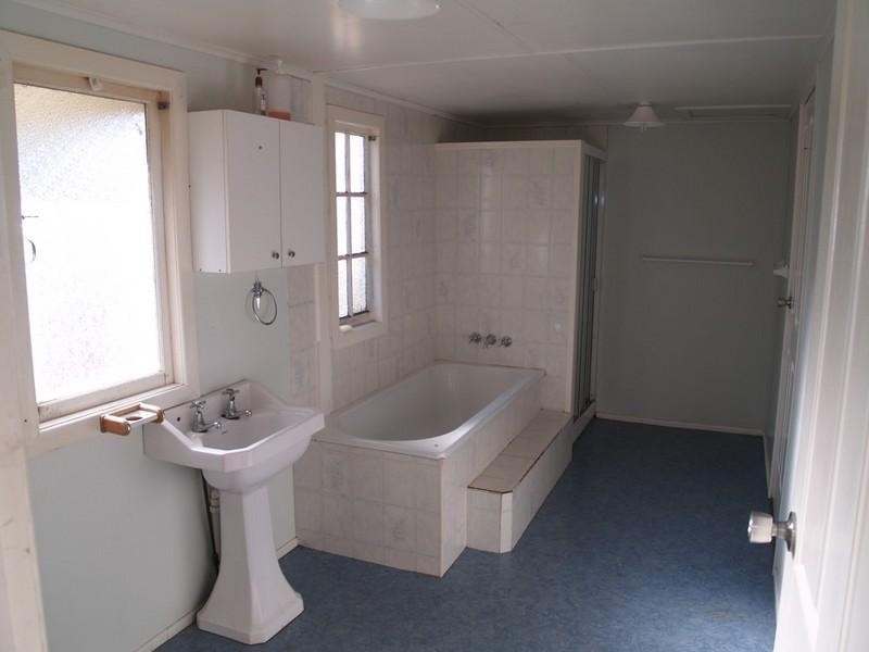 122 Edward Street, Laidley QLD 4341