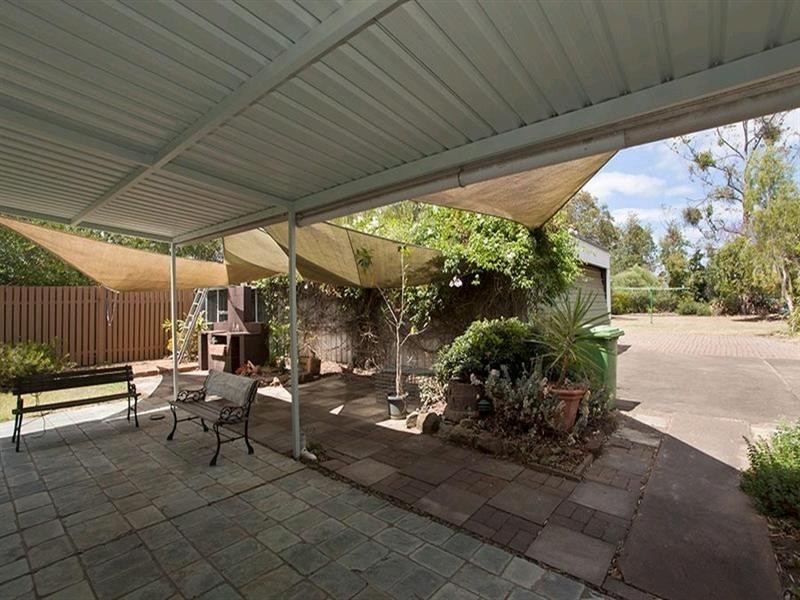 11 Robert Street, Forest Hill QLD 4342