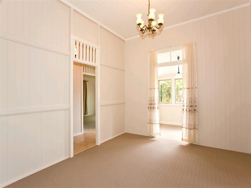 11 Robert Street, Forest Hill QLD 4342