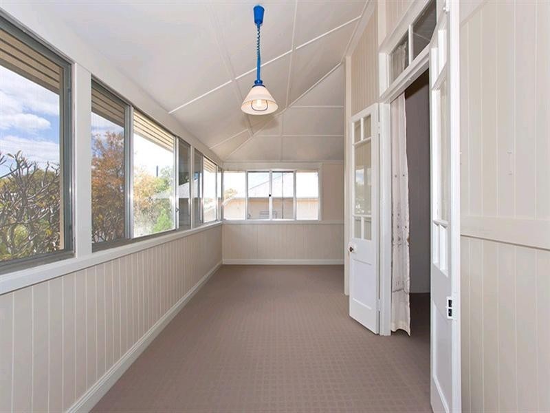 11 Robert Street, Forest Hill QLD 4342