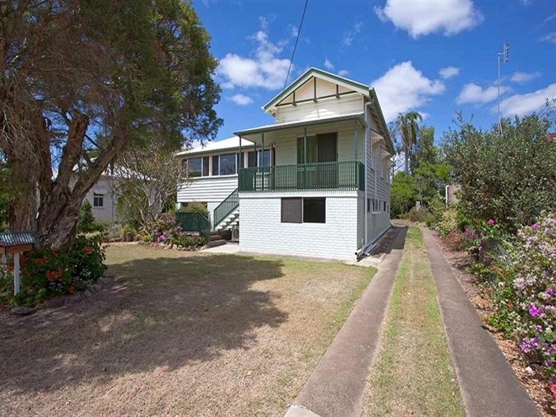 11 Robert Street, Forest Hill QLD 4342