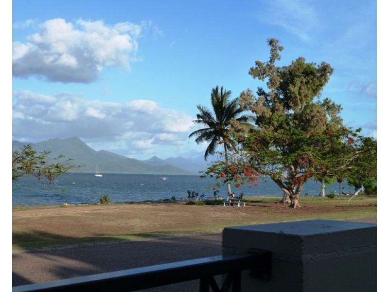 47 Marine Parade, Cardwell QLD 4849