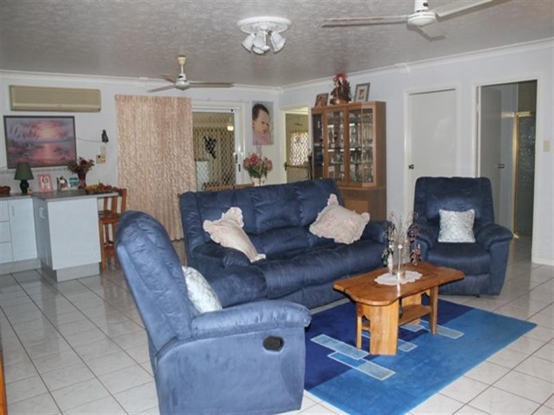 24 Carr Crescent, Lucinda QLD 4850