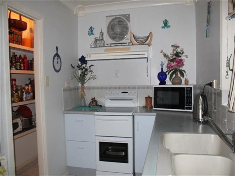 24 Carr Crescent, Lucinda QLD 4850