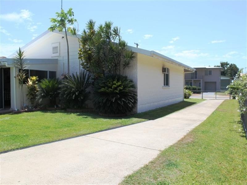 24 Carr Crescent, Lucinda QLD 4850