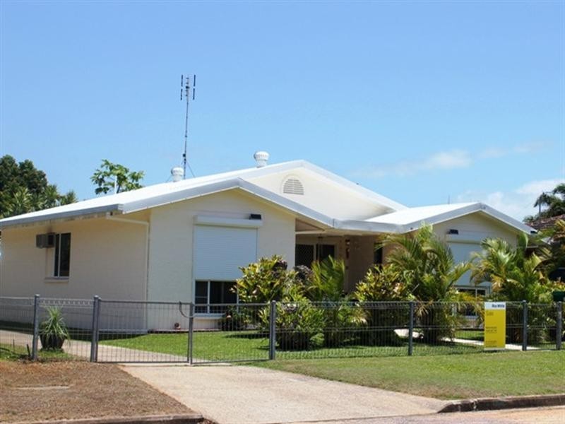 24 Carr Crescent, Lucinda QLD 4850