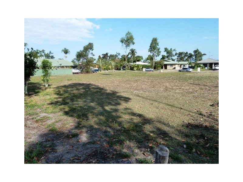 8 Edmondson Close, Cardwell QLD 4849