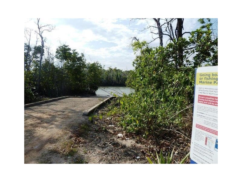 8 Edmondson Close, Cardwell QLD 4849