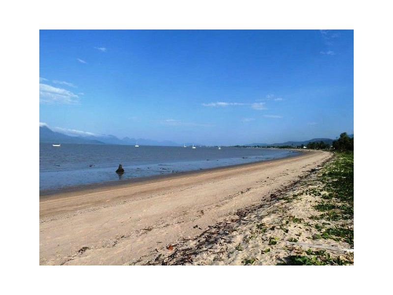 8 Edmondson Close, Cardwell QLD 4849