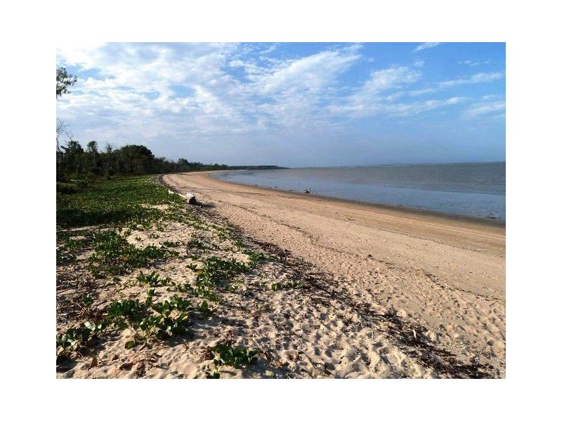 8 Edmondson Close, Cardwell QLD 4849