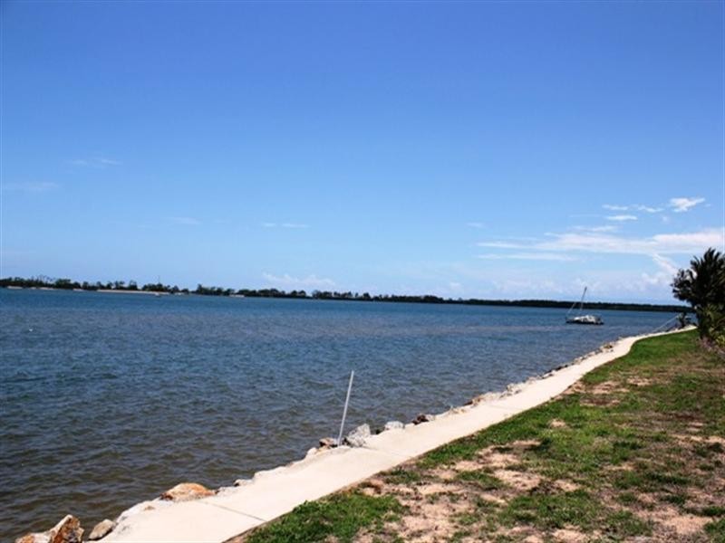 12 John Dory Street, Taylors Beach QLD 4850