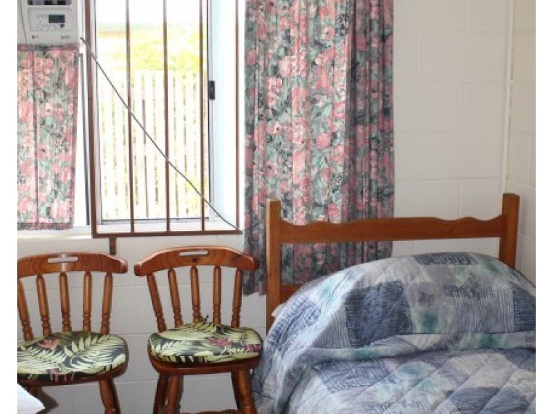 2/136 Patterson Parade, Lucinda QLD 4850