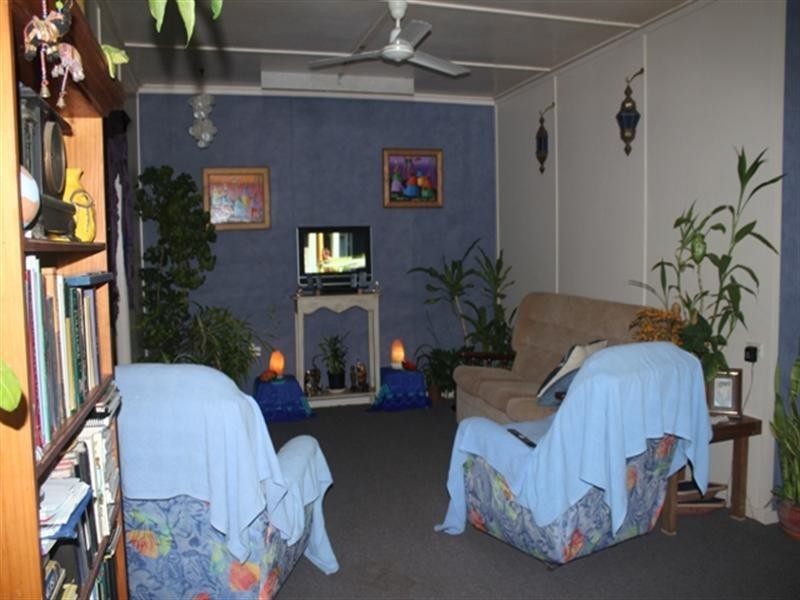 7 Shaws Avenue, Halifax QLD 4850