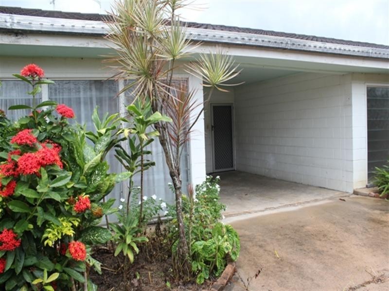 2/9 Atkinson Street, Ingham QLD 4850