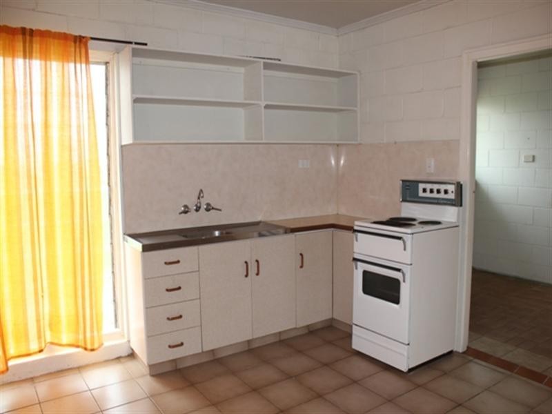 2/9 Atkinson Street, Ingham QLD 4850