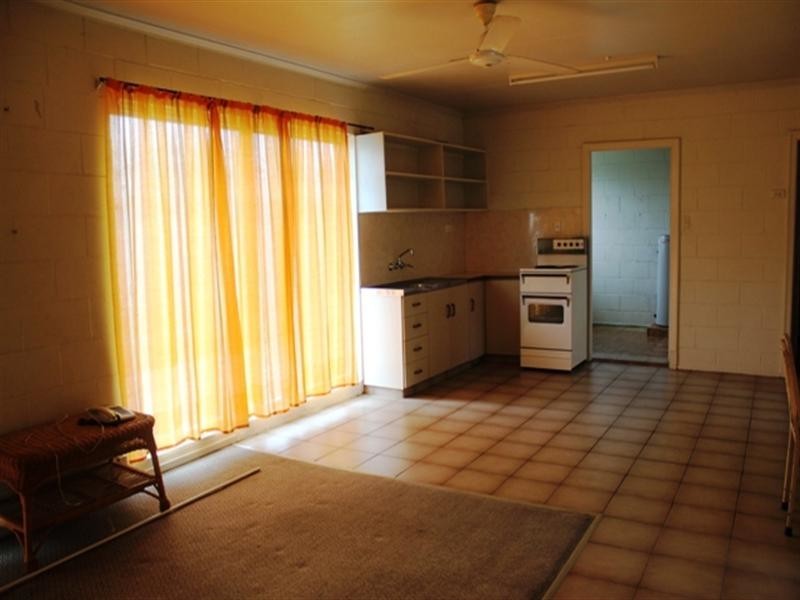 2/9 Atkinson Street, Ingham QLD 4850