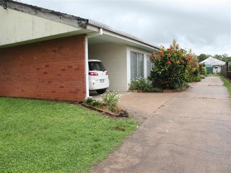 2/9 Atkinson Street, Ingham QLD 4850