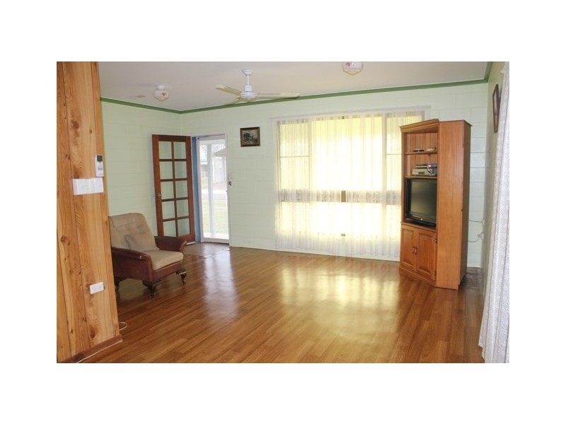 9 Carr Crescent, Lucinda QLD 4850