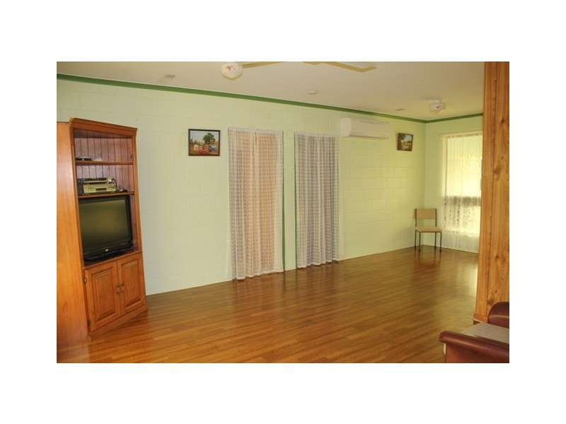 9 Carr Crescent, Lucinda QLD 4850