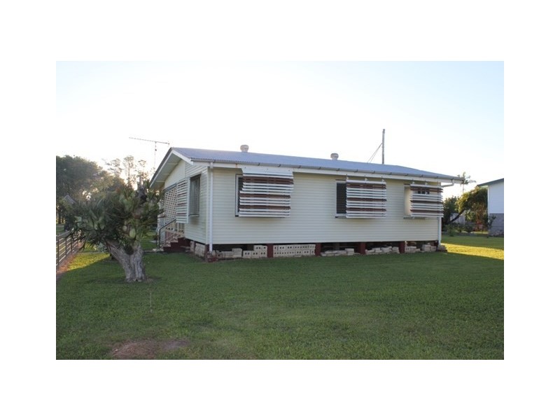 1 Row Street, Ingham QLD 4850