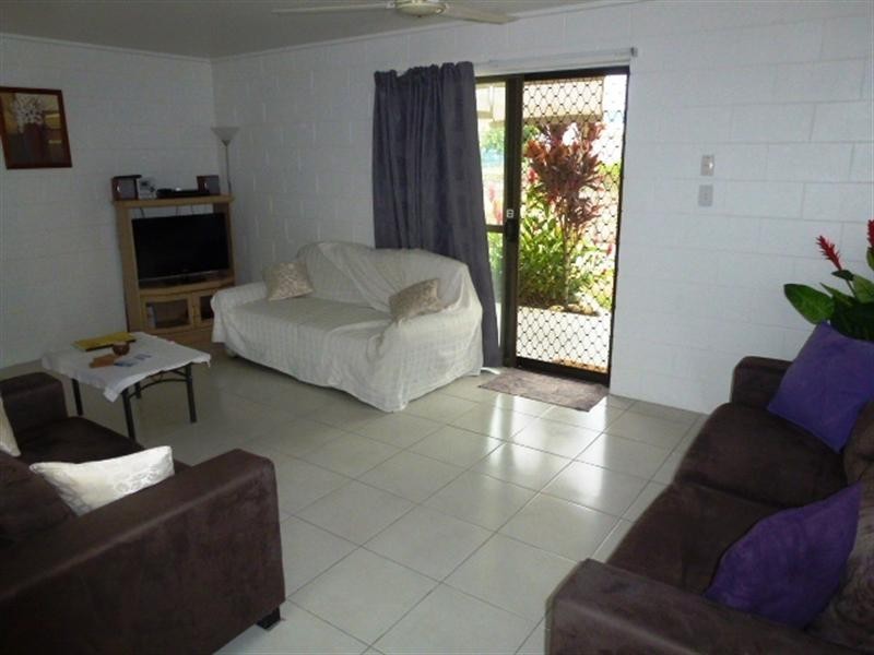 Units 1 and 2/21 Carr Crescent, Lucinda QLD 4850