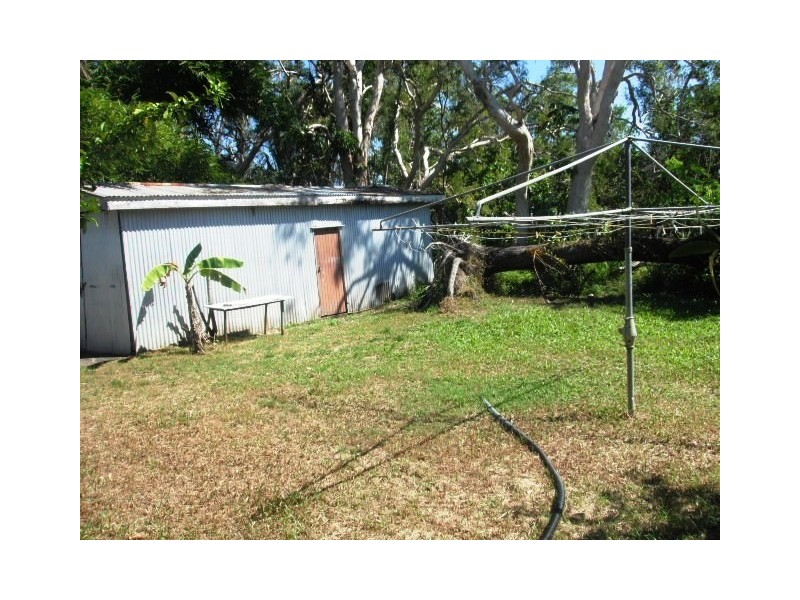 12 Dolphin Cresent, Taylors Beach QLD 4850