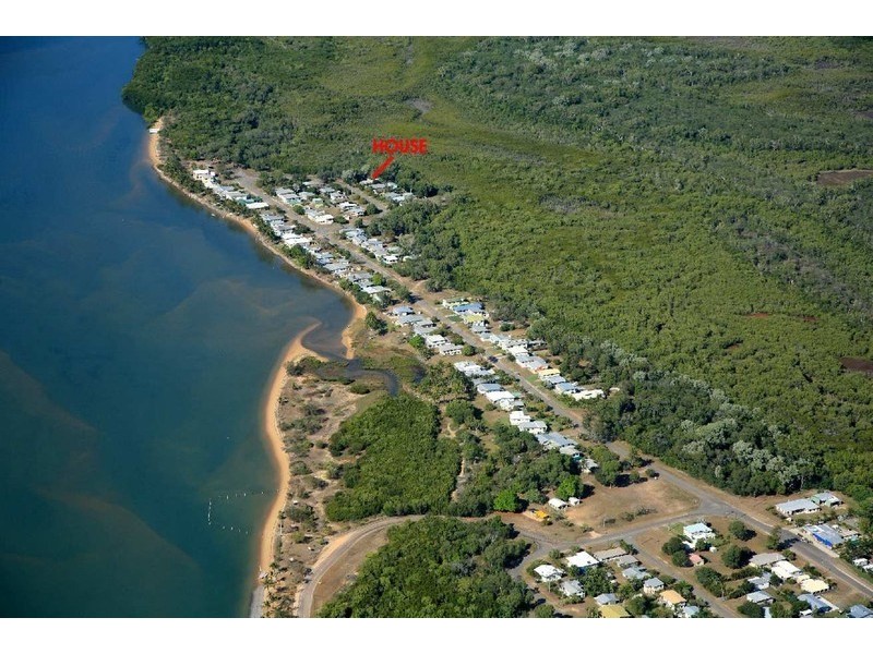 12 Dolphin Cresent, Taylors Beach QLD 4850