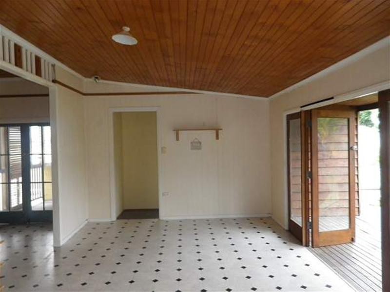 30 Fulton Drive, Bemerside QLD 4850