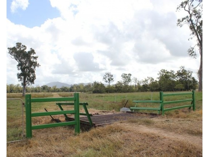 530 Pappins Road, Helens Hill QLD 4850