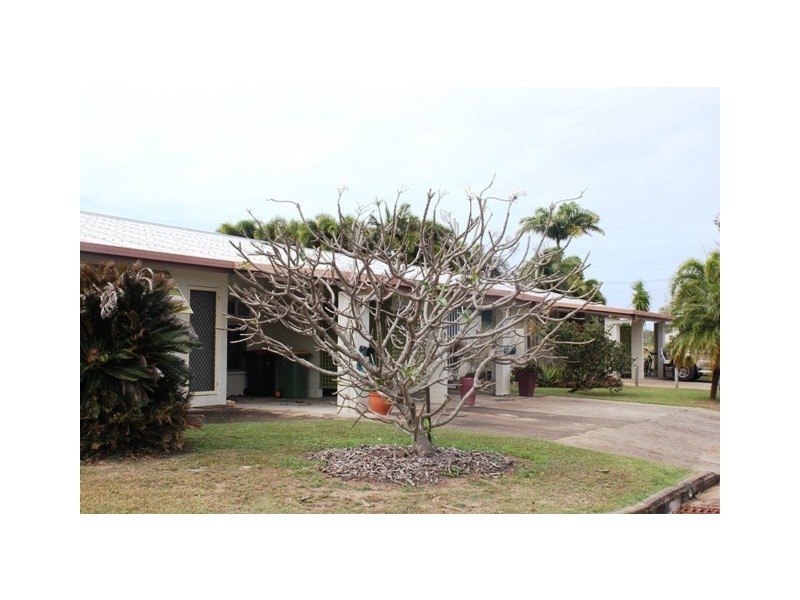 4/6 Ferrero Street, Lucinda QLD 4850