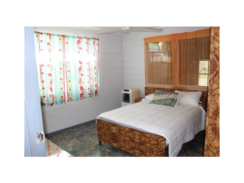 1/1 Herring Street, Taylors Beach QLD 4850