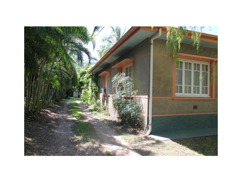 11 Warren Street, Ingham QLD 4850