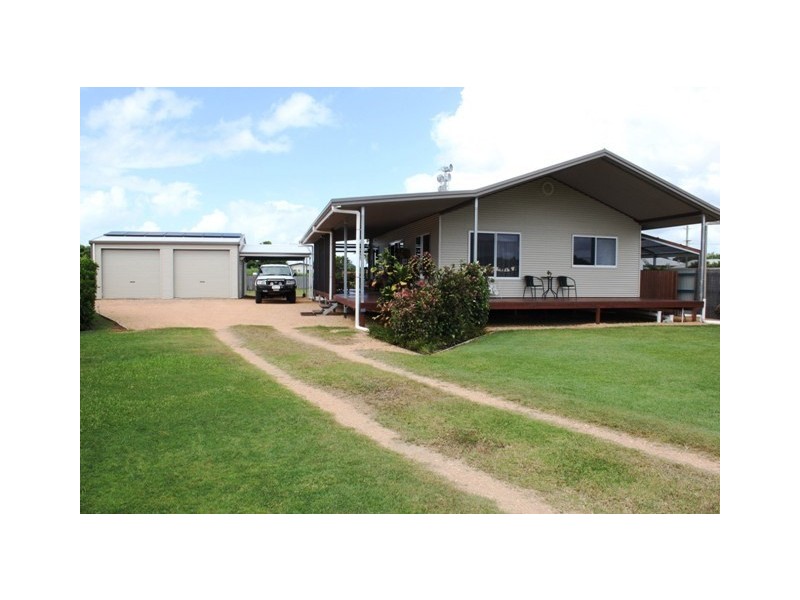 4 Hinchinbrook Court, Halifax QLD 4850