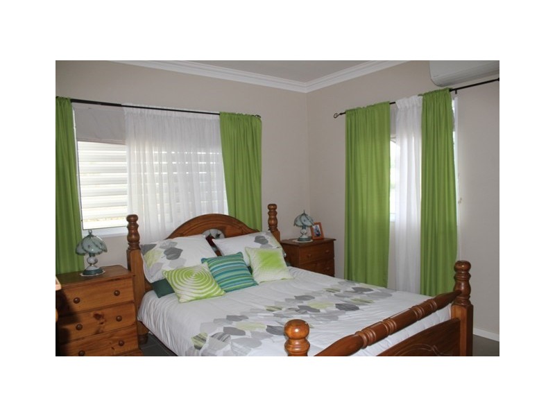 4 Hinchinbrook Court, Halifax QLD 4850