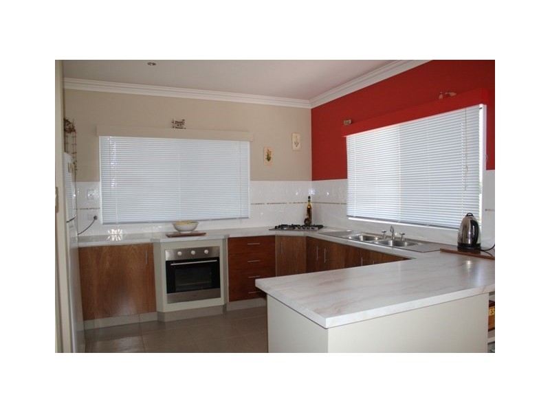 4 Hinchinbrook Court, Halifax QLD 4850