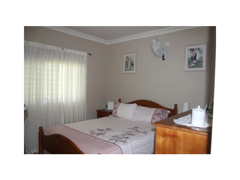 4 Hinchinbrook Court, Halifax QLD 4850