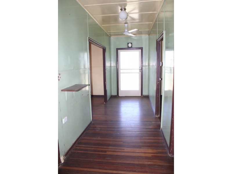 33 Warren Street, Ingham QLD 4850