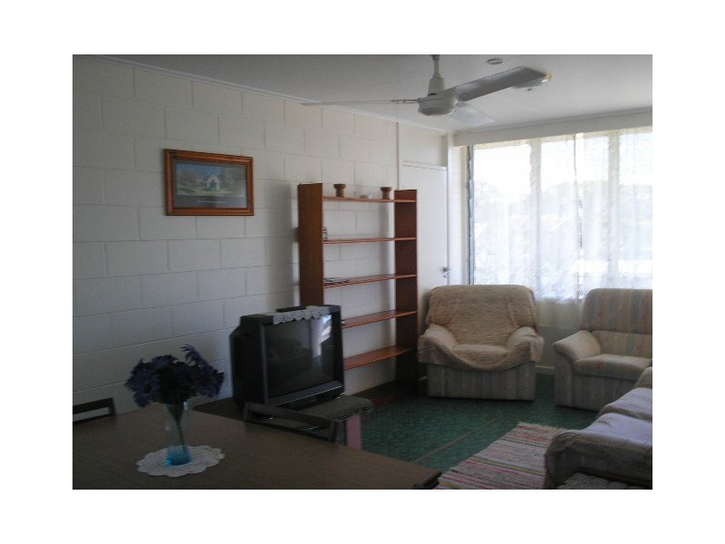 2/7 Abbott Street, Ingham QLD 4850